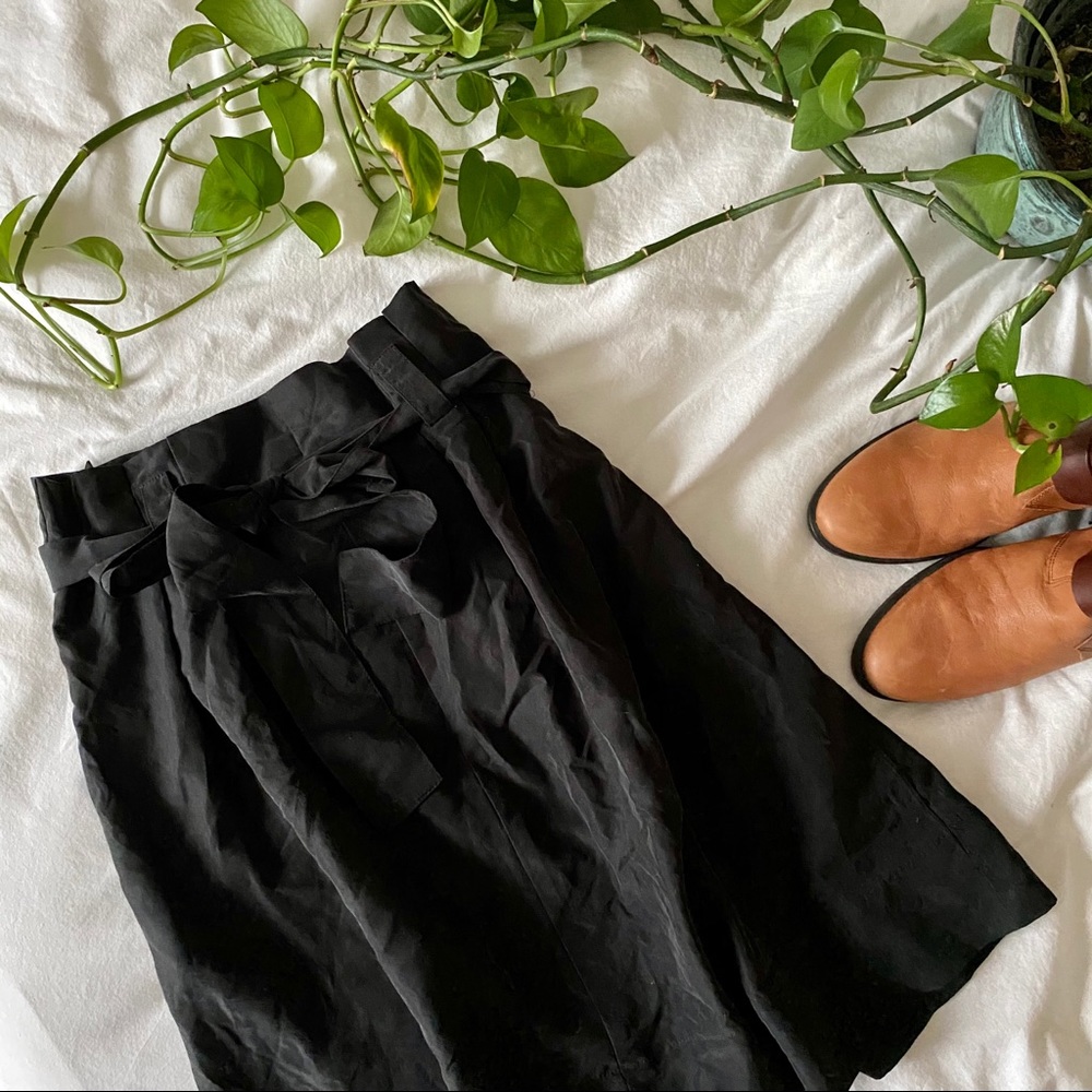 Pleated Front Tie Waist Skirt